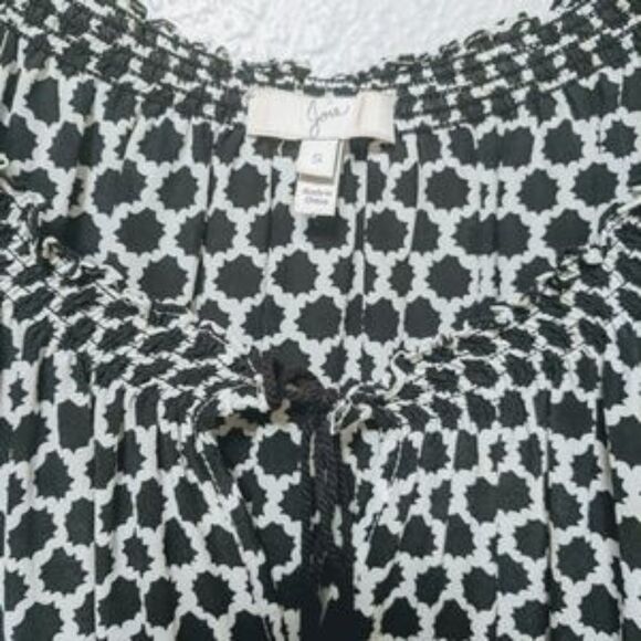 JOIE Medallion Print 100% Silk Tassel Top S - Picture 4 of 9